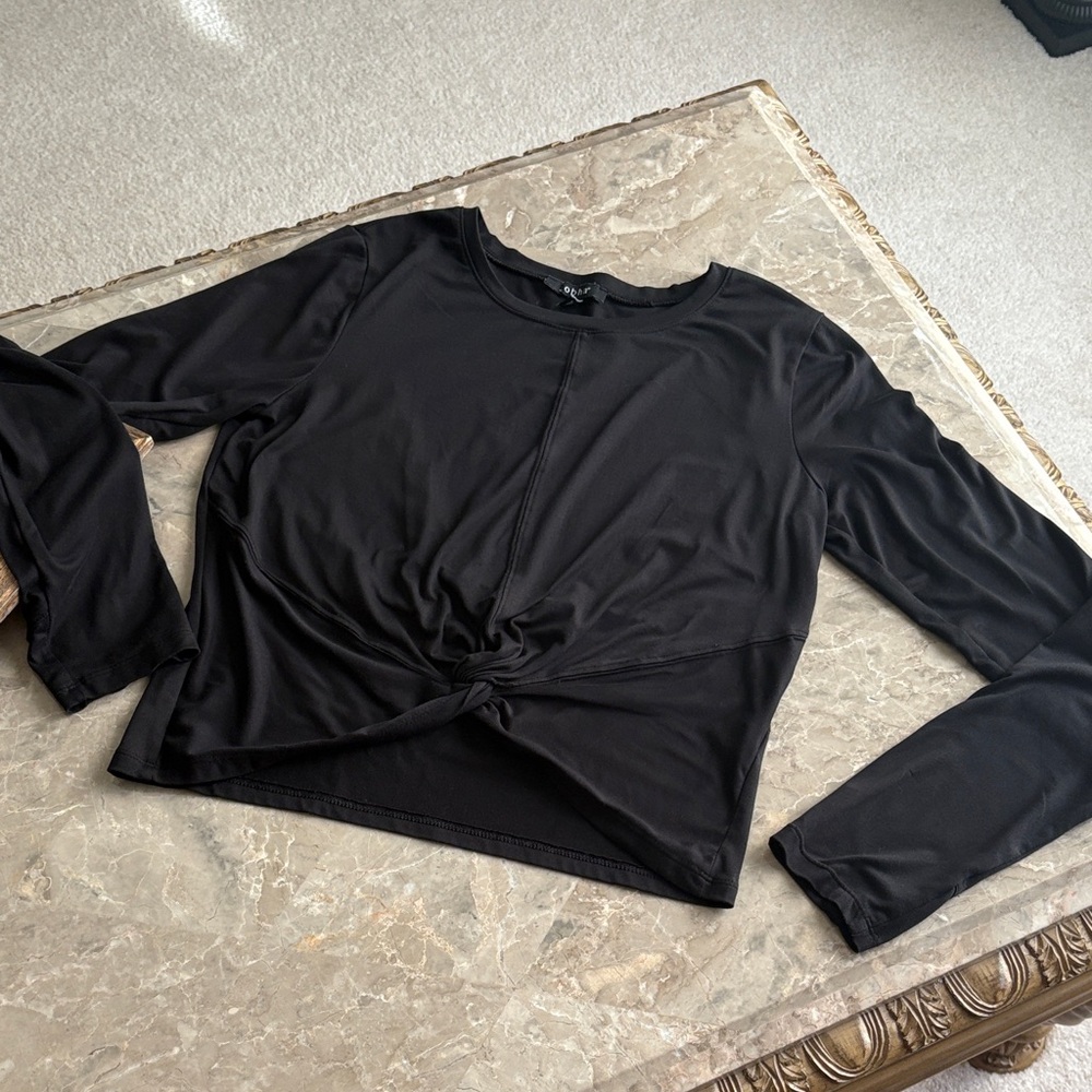 Zobha Twist front Top